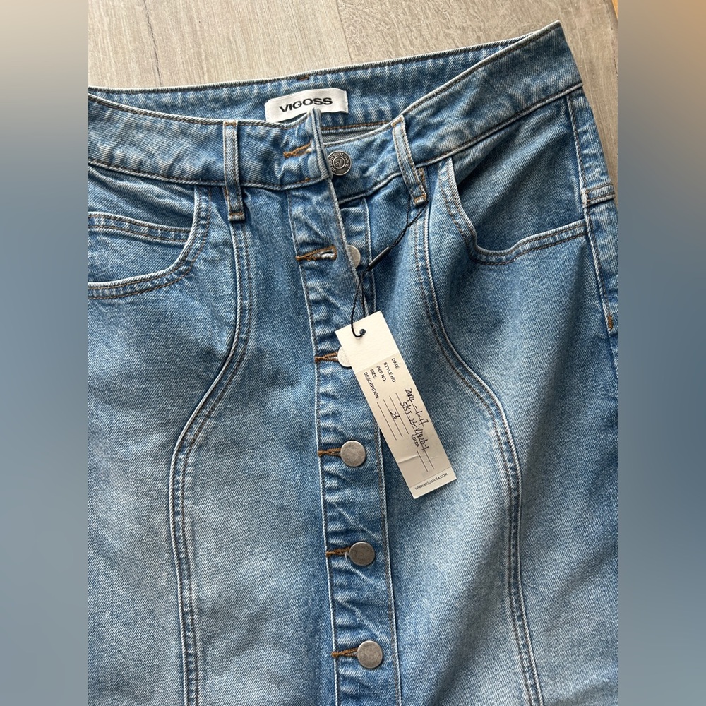 VIGOSS denim midi skirt button closure NWT - Picture 5 of 5
